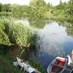 Holiday home Ferienhaus Mit Wintergarten Am Elbe-Parey