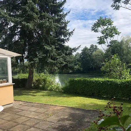 別荘 Mit Wintergarten Am